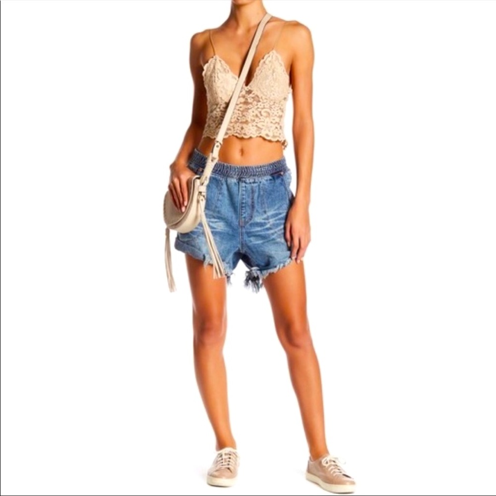 One Teaspoon Light Wash Denim Rolled Hem Jean Shorts - Picture 5 of 14